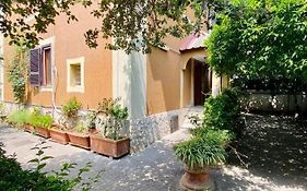 Los Mochileros Hostel - Age Limit 18-28