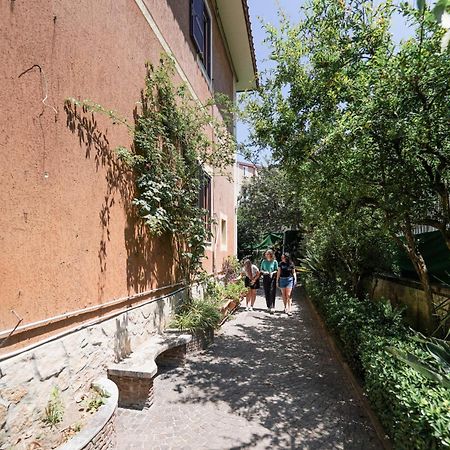 Los Mochileros Hostel - Age Limit 18-28 Neapol Zewnętrze zdjęcie